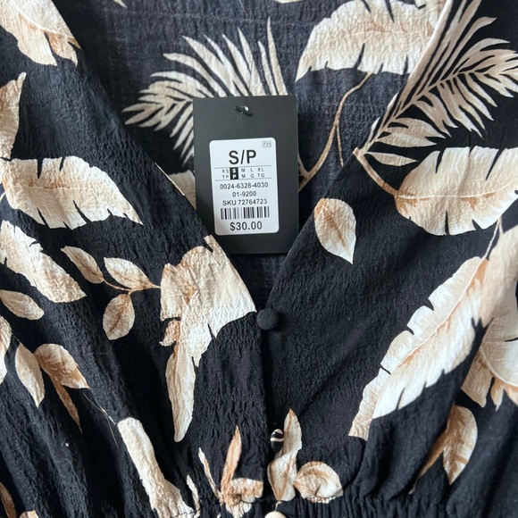 NWT Forever 21 Black Long Sleeve Floral Print Romper - Picture 5 of 7